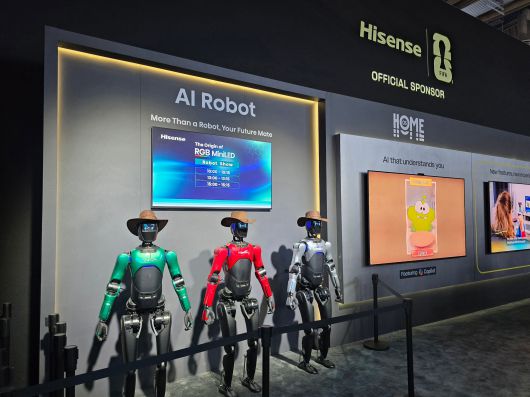 중국 가전·TV 제조사 하이센스가 6일(현지시각) 개막한 세계 최대 IT·가전 전시회 ‘CES 2026’에서 ‘로봇 쇼’를 진행했다./라스베이거스=정두용 기자