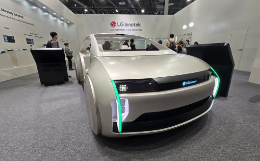 LG이노텍이 세계 최대 IT 전시회 ‘CES 2026’가 열린 미국 라스베이거스 컨벤션센터(LVCC)에 마련한 전시 부스에서 ‘자율주행 복합 센싱 솔루션’이 전시돼 있는 모습./라스베이거스=정두용 기자
