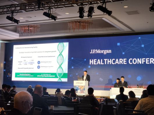 이혁재 셀트리온 수석부사장이 2026년 1월 13일(현지 시각) 미국 샌프란시스코에서 열린 JP모건 헬스케어 콘퍼런스에서 기업 발표를 하고 있다. /셀트리온