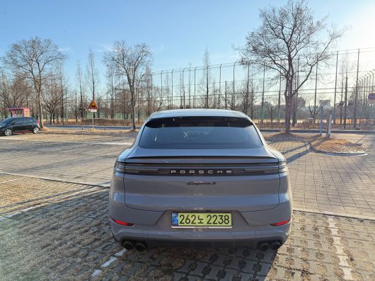 포르셰 카이엔 S E-하이브리드 쿠페형 2026년형 후면./이윤정 기자