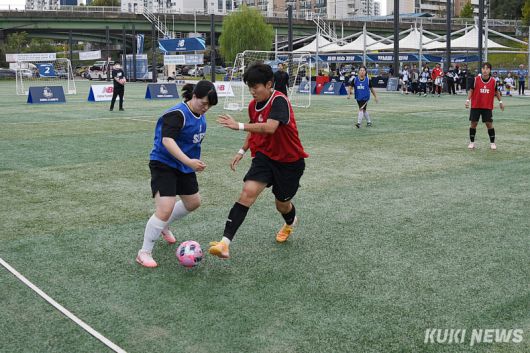 9일 서울 양천구 해마루 축구장에서 ‘2024 레울컵’이 열렸다. 대망의 성인 여성부 결승전은 하프타임-지니핑 팀의 대결. 사진=이영재 기자