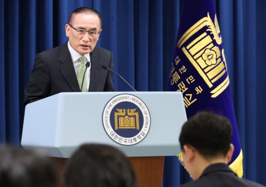 위성락 국가안보실장이 15일 서울 용산 대통령실에서 이재명 대통령 캐나다 G7 정상회의 참석 관련 설명을 하고 있다. 연합뉴스