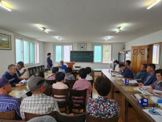 안강읍 양월2리 마을회관에서 LPG 소형저장탱크 보급사업 주민설명회가 열리고 있다. 경주시 제공