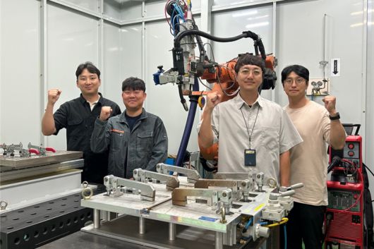 (왼쪽부터)김재훈 연구원, 박정열 선임연구원, 지창욱 수석연구원, 천주용 연구원. 한국생산기술연구원