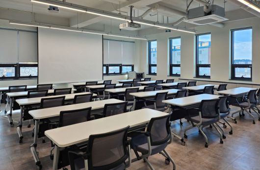 창녕군 도시재생지원센터가 조성한 ‘일자리꿈터’ 모습. 7월부터 주민 대상 대관 운영을 시작한다.