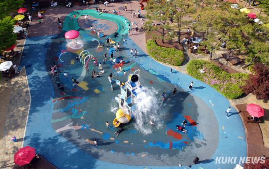 양구 청소년수련관 야외 물놀이터(양구군청 제공)