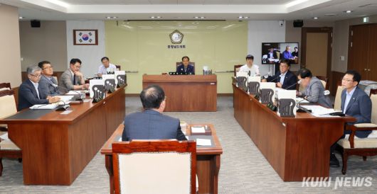 충남도의회 건설소방위원회는 18일 열린 제360회 임시회 제2차 회의에서 충남도 교통연수원과 균형발전국 소관 2025년 주요 업무보고를 청취했다.