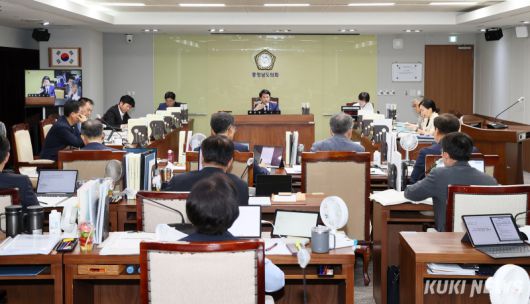 충남도의회 교육위원회는 21일 열린 제360회 임시회 제3차 회의에서 14개 교육지원청의 2025년도 주요업무 추진 상황을 청취했다.