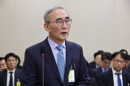 김영섭 KT 대표이사가 10월29일 서울 여의도 국회 과학기술정보방송통신위원회에서 열린 과학기술정보통신부 등에 대한 종합감사에서 질의에 답하고 있다. 연합뉴스