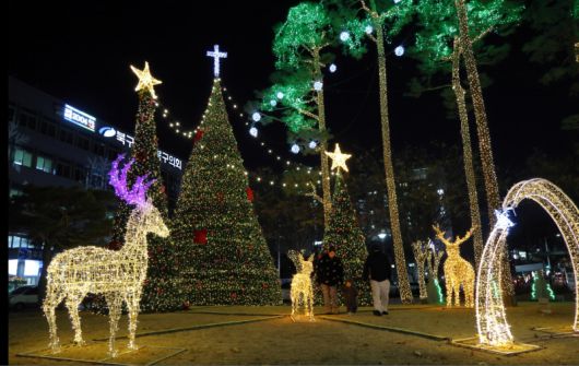 대구 북구청이 지역 대표 겨울 브랜드인 ‘행복북구 THE(더) 빛나길’ 빛거리 사업을 올해도 이어간다. 북구청 제공