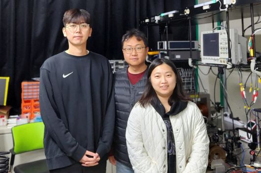 (왼쪽부터)박재우 연구원, 윤승하 수석연구원, 앙연희 연구원. 한국생산기술연구원