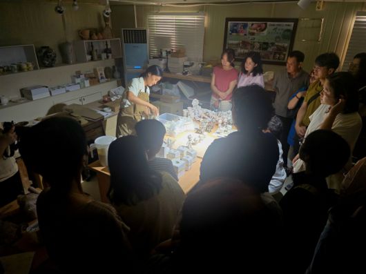 레지던스 프로그램지원사업으로 열린 수로요보천도예창조학교 오픈 스튜디오 행사.