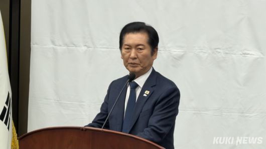 정청래 더불어민주당 대표가 15일 서울 여의도 국회에서 열린 정책의원총회에서 발언하고 있다. 유병민 기자