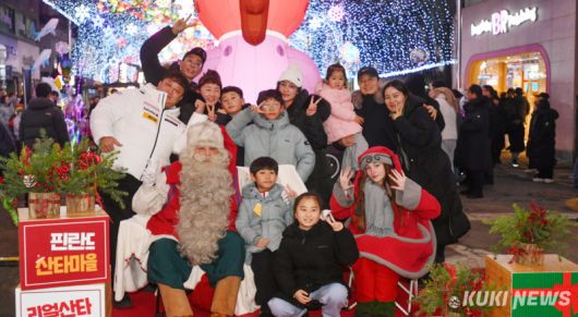 지난 17일 밤, 화천읍 선등거리에서 열린 야간 페스티벌(화천군 제공)