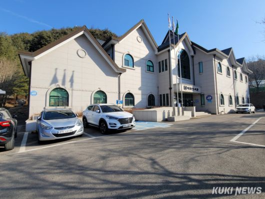 평창군립도서관이 책 읽는 문화 조성을 위해 1월 20일부터 6월 30일까지 평창군민을 대상으로 ‘제4회 독서마라톤 대회’를 운영한다. 평창군립 대화도서관. 평창군 제공