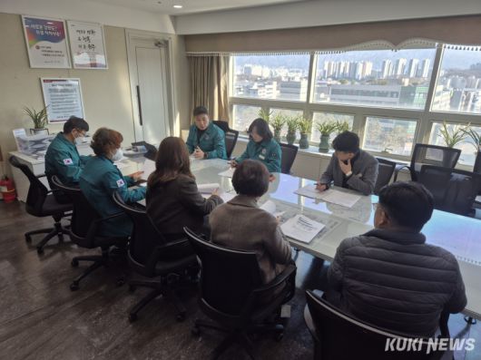 강원 원주시는 21일 원주천 폐사체서 고병원성 AI 검출, 김문기 부시장 주재로 상황 판단 회의를 개최했다. 원주시