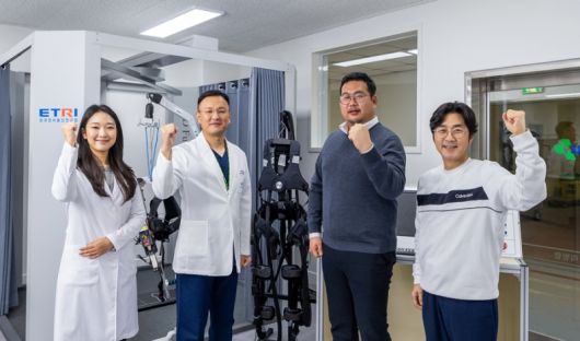 웨어러블 디바이스 성능평가 기술을 개발한 부산대학교병원-ETRI 공동연구진(왼쪽부터 부산대병원 장민우 연구원, 박종환 부교수, ETRI 김우진 기술총괄, ETRI 조현우 책임연구원. ETRI