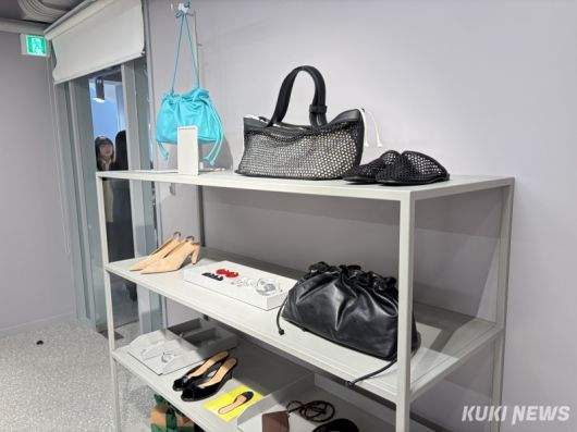 아르켓 26SS의 신발과 가방, 액세서리 컬렉션들. 심하연 기자