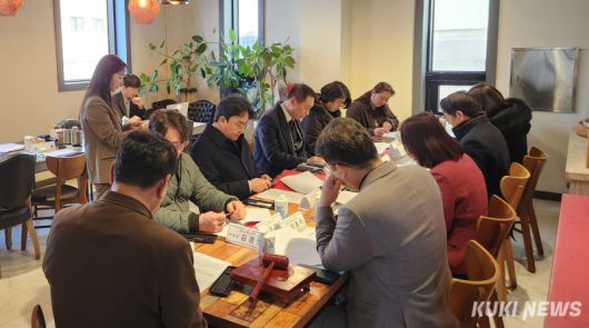 충남교육청은 23일 아산 일원에서 장애인식개선교육의 체계적 운영과 장애공감문화 확산을 위한 장애인식개선위원회를 가졌다.