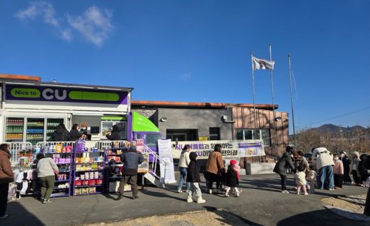 올해 공주시가 시작한 공주시니어클럽의 이동형 편의점. 공주시