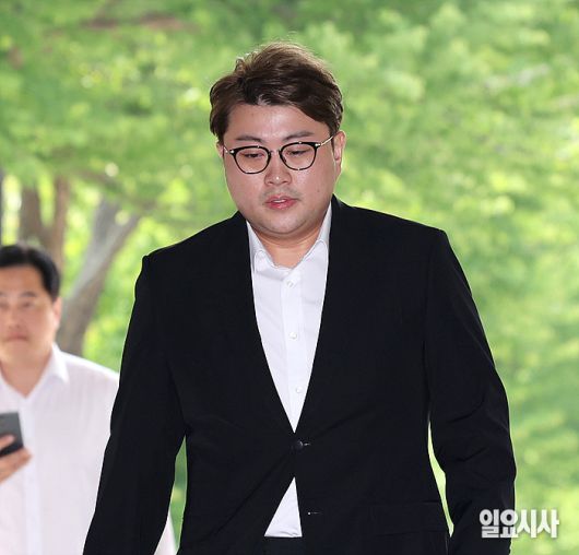 일요시사