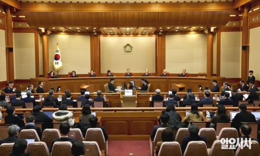 지난달 18일, 8인의 헌법재판관들이 윤석열 탄핵 심판 제9차 변론기일에 참석해 있다. ⓒ고성준 기자