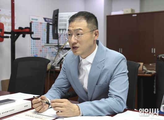 <일요시사>와 대담 갖고 있는 김상욱 더불어민주당 의원 ⓒ고성준 기자