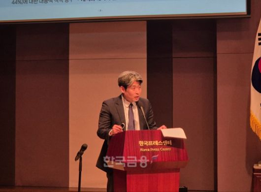 고영호 금융위원회 보험과장이 9일 서울 중구 한국프레스센터에서 열린 의료체계 정상화를 위한 비급여 관리 및 실손보험 개혁방안 정책토론회에서 발표하고 있다. / 사진=한상현 기자