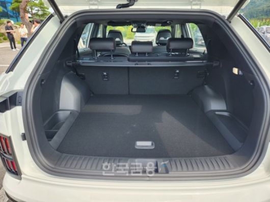 KGM 액티언 하이브리드 트렁크 공간. / 사진=김재훈 기자