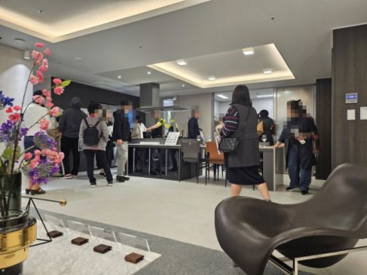 최근 경기도에서 분양에 나선 견본주택 내부./한국금융신문 조범형 기자