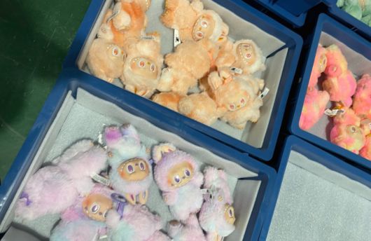 순자토이즈 공장에서 생산된 라부부 인형 [차이나레이버워치 제공]