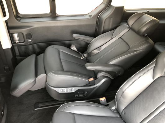 스타리아 2열 프리미엄 릴렉션 시트. / 정치연 기자