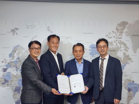 왼쪽부터 김항진 리버밴스 전략이사, 이흥노 리버밴스 대표, 한승수 GG56코리아 창립자, 김영군 GG56코리아 대표.