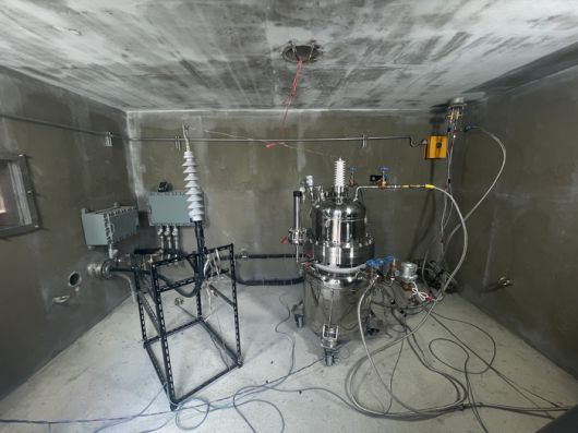 한국기계연구원 LNG센터 방폭시험실에서 진행한 피드스루 내전압 시험
