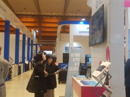에이비에이치 부스를 방문한 참관객 모습