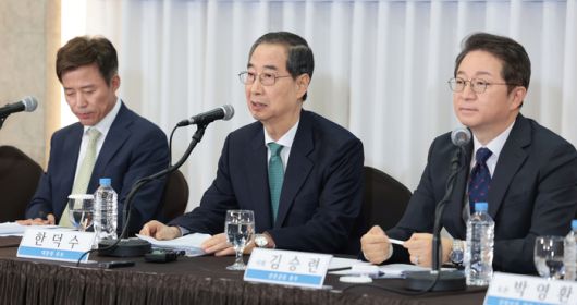 한덕수 무소속 대통령선거 예비후보가 6일 서울 중구 코리아나호텔에서 열린 관훈토론회에서 기조연설을 하고 있다. 연합뉴스.