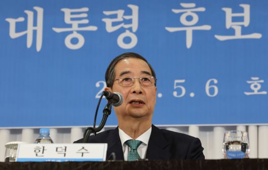 무소속 한덕수 대통령선거 예비후보가 6일 서울 중구 코리아나호텔에서 열린 관훈토론회에서 패널 질문에 답변하고 있다. 연합뉴스