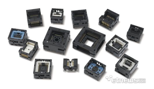 오킨스전자의 차세대 고성능 반도체용 번인 소켓.