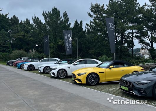 2025 드림 라이드 인 제주 행사를 위해 준비된 메르세데스-벤츠 드림카 라인업. 제주=정치연 기자