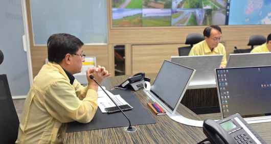 3일 오후 정부세종청사에서 열린 집중호우 대비 환경부 소속·산하기관 긴급 상황점검 회의 현장. 사진 출처 : 환경부