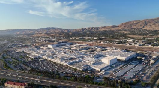 테슬라 전기차를 생산하는 '기가팩토리'