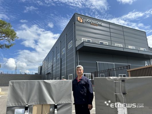 박정구 주영피앤에스 대표와 회사 전경