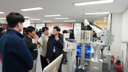 인아그룹은 지난 24일  인아오리엔탈모터 서울사무소 로봇 랩에서 '인아 로보틱스 랩 데이(INA Robotics Lab Day)' 행사를 개최했다.