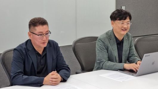 5월 15일 서울 강남구 아셈타워에서 스플렁크 코리아 최원식 지사장(왼쪽)과 김현준 전무가 언론 인터뷰에 임하고 있다. /사진=스플렁크 제공