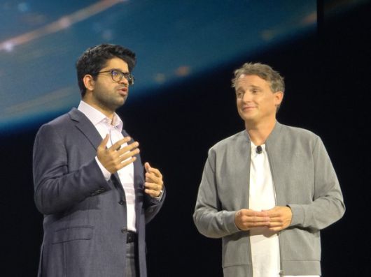 아라빈드 스리니바스 퍼플렉시티 CEO(왼쪽)과 크리스찬 클라인 SAP CEO가 대담을 나누고 있다. /사진=남도영 기자