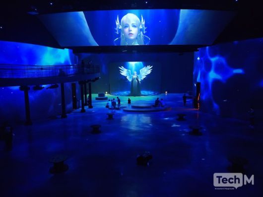 로스트아크의 미디어 전시 '빛의 여정' 전경. / 사진=조성준 기자