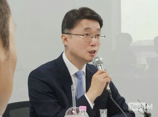 8일 열린 'AI 시대 사이버보안 역량 강화를 위한 정보보호 산업계 간담회'에서 류제명 과학기술정보통신부 제2차관이 AI 시대 정보보호의 중요성을 강조하고 있다. /사진=임경호 기자