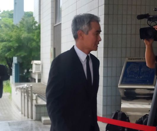 15일 장현국 전 위메이드 대표가 법정에 들어서고 있다. / 사진=조성준 기자