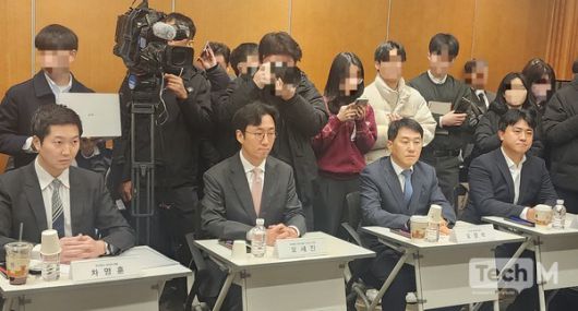 차명훈 코인원대표(왼쪽부터), 오세진 닥사 의장 겸 코빗 대표, 오경석 두나무 대표, 김영진 빗썸 부사장이 \'디지털자산업계 정책간담회\'에 참석했다. / 사진=조성준 기자