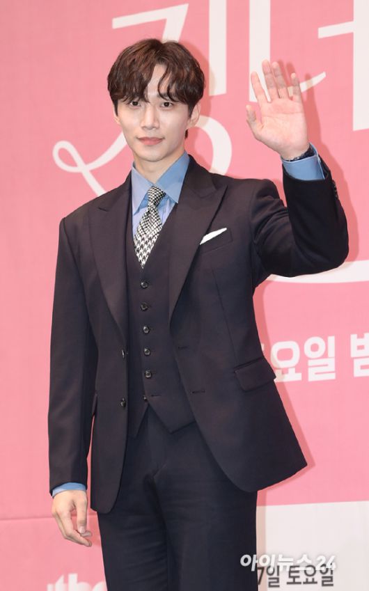 '웃지 않는 남자 구원' 배우 이준호가 15일 오후 서울 구로구 신도림동 라마다서울신도림호텔에서 열린 JTBC 새 토일드라마 '킹더랜드' 제작발표회에 참석하고 있다. [사진=정소희 기자]